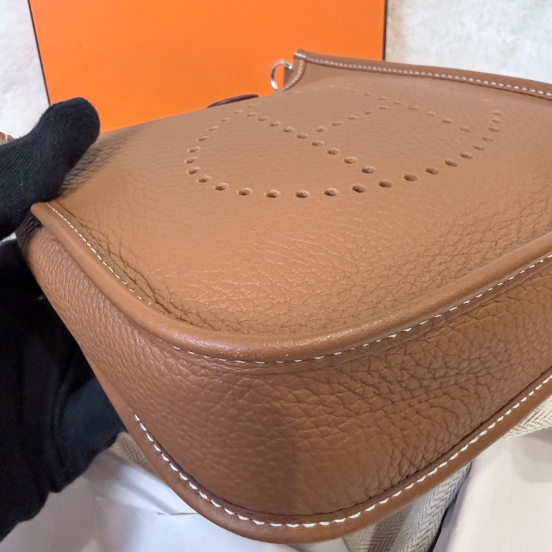 HERMES✨ mini Evelyne 16 金棕金釦小包 W刻 2025購證-17