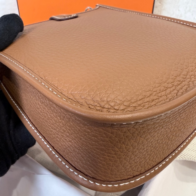 HERMES✨ mini Evelyne 16 金棕金釦小包 W刻 2025購證-22