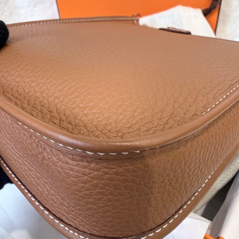 HERMES✨ mini Evelyne 16 金棕金釦小包 W刻 2025購證-23