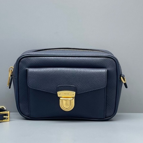 prada普拉達相機小方包藍色17*11*6cm/男女適用 無附件