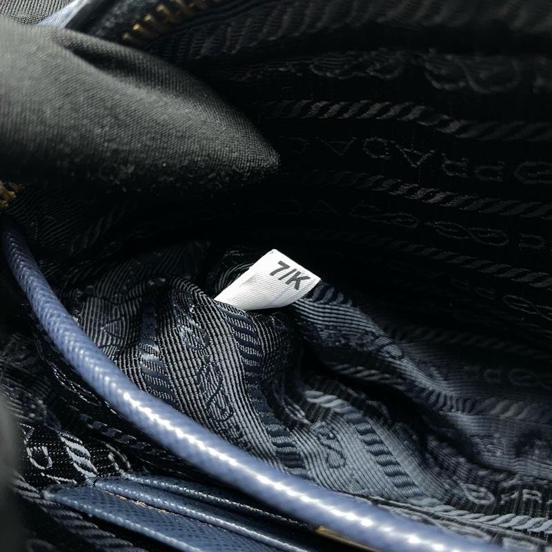 prada普拉達相機小方包藍色17*11*6cm/男女適用 無附件-8