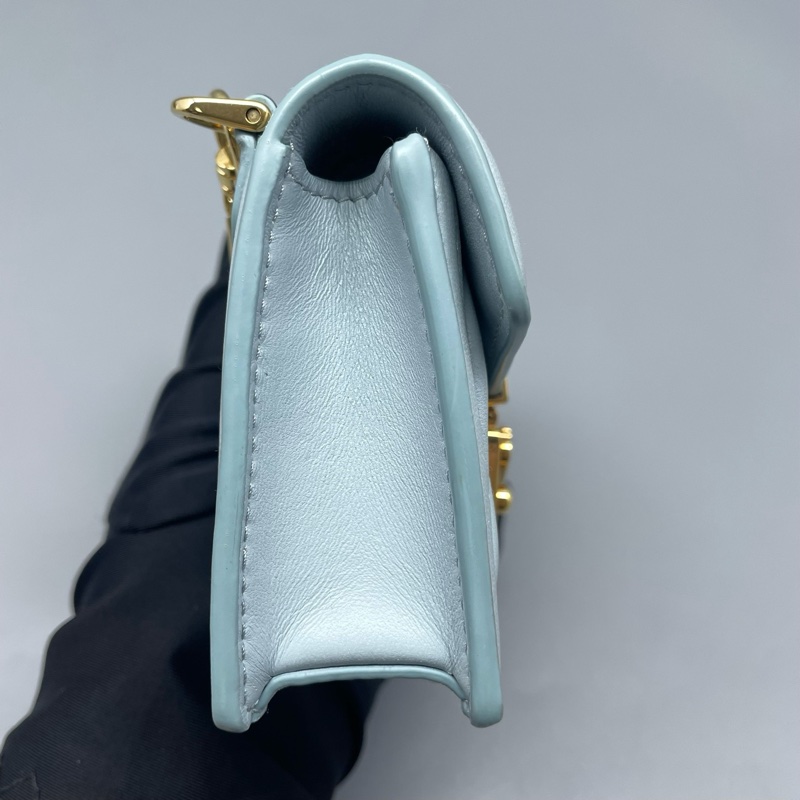 miumiu繆繆藍色鏈條零錢包/11*8*3.5cm/.無附件-3