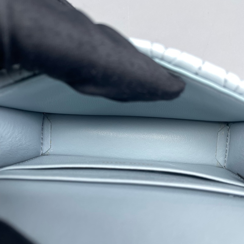 miumiu繆繆藍色鏈條零錢包/11*8*3.5cm/.無附件-9