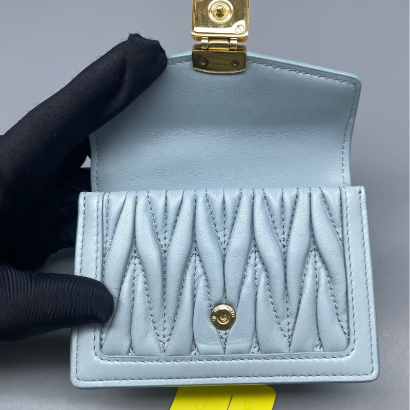 miumiu繆繆藍色鏈條零錢包/11*8*3.5cm/.無附件-10