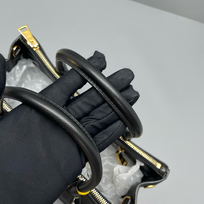 98新 prada普拉達殺手包中號黑金/31*20*14cm/附件:肩帶-8