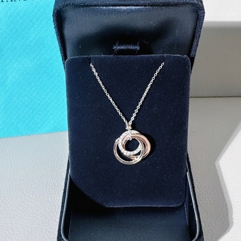 Tiffany 蒂芙尼 1837系列的三色金 ，白金滿鑽項鍊