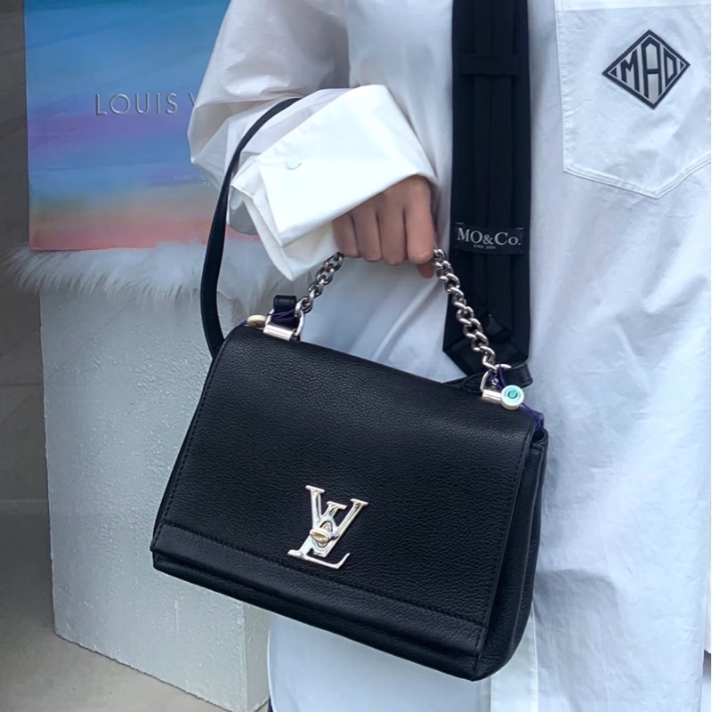 錯過後悔😭99新🆕Lv路易威登全皮黑銀lockme bb鏈條手提單肩斜挎包-1