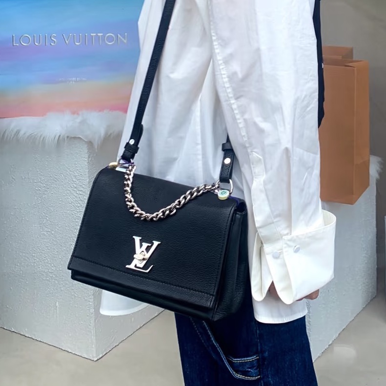錯過後悔😭99新🆕Lv路易威登全皮黑銀lockme bb鏈條手提單肩斜挎包-2