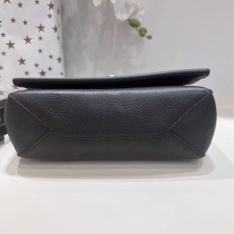 錯過後悔😭99新🆕Lv路易威登全皮黑銀lockme bb鏈條手提單肩斜挎包-8