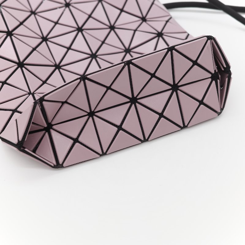 Issey Miyake 三宅一生 Bao Bao Wring 霧面煙燻粉 聚酯纖維 束口抽繩水桶肩背包-3