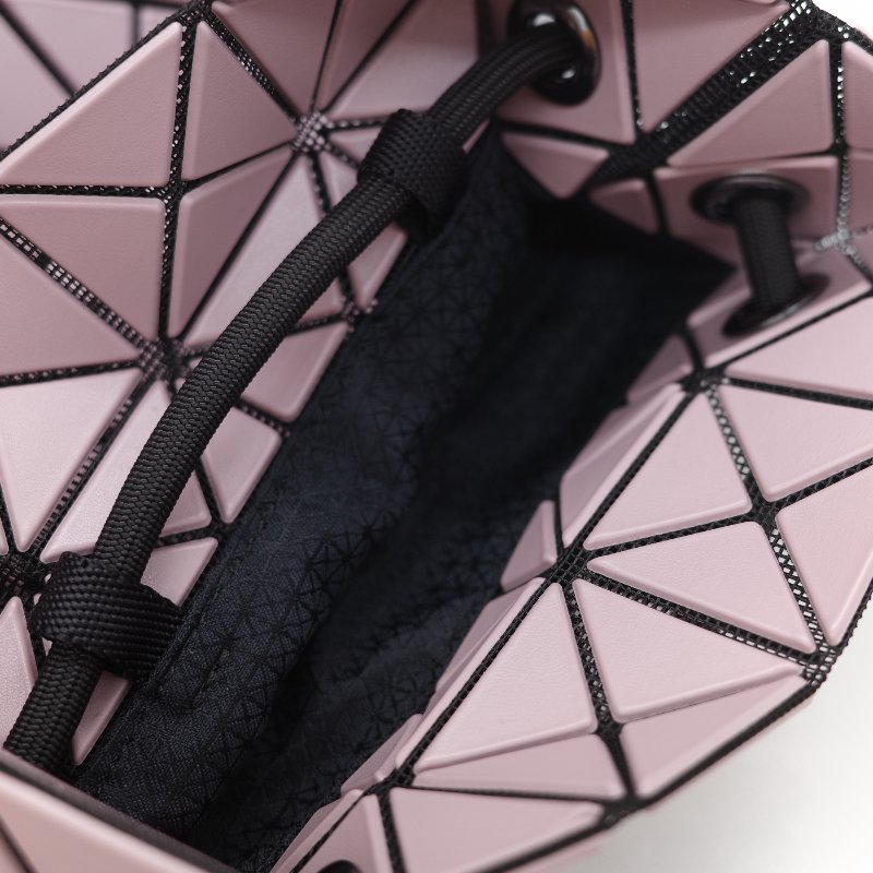 Issey Miyake 三宅一生 Bao Bao Wring 霧面煙燻粉 聚酯纖維 束口抽繩水桶肩背包-8