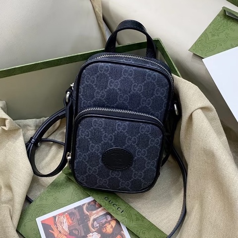 中性款必入🫵99新cp值超高⬆️Gucci古馳全黑老花小包手機包相機包單肩斜挎包