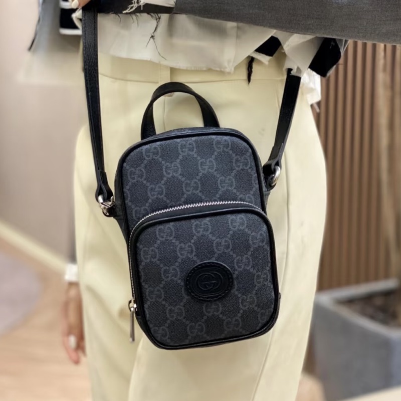 中性款必入🫵99新cp值超高⬆️Gucci古馳全黑老花小包手機包相機包單肩斜挎包-1
