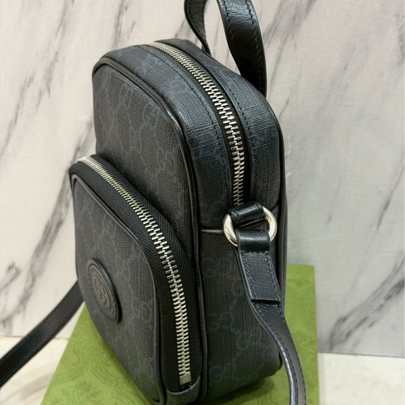 中性款必入🫵99新cp值超高⬆️Gucci古馳全黑老花小包手機包相機包單肩斜挎包-4