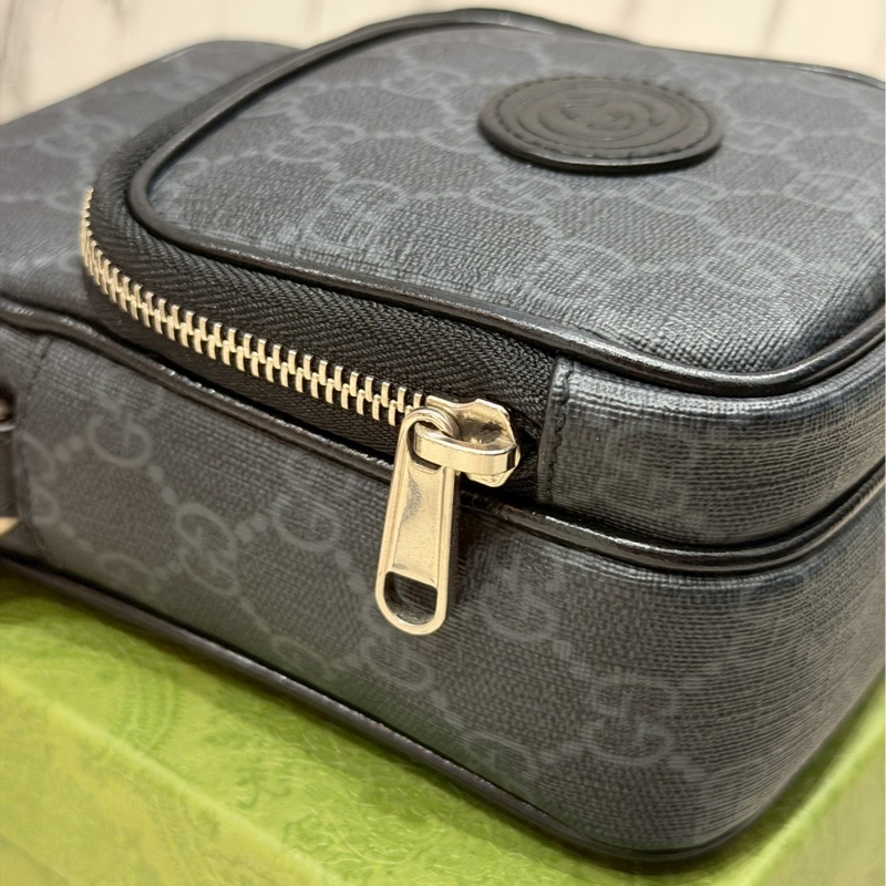 中性款必入🫵99新cp值超高⬆️Gucci古馳全黑老花小包手機包相機包單肩斜挎包-12