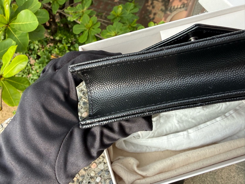 全新YSL黑色魚子醬銀鏈CASSANDRE粒面皮革信封袋式鏈條錢包woc-4