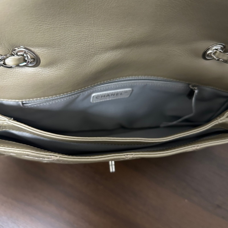 Chanel 橄欖綠銀釦CF-6