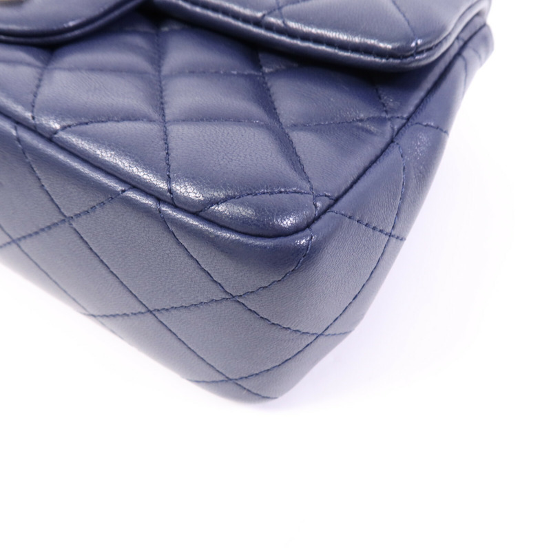 CHANEL 羊皮皮革Mini Classic 20銀扣鏈帶肩背袋-10