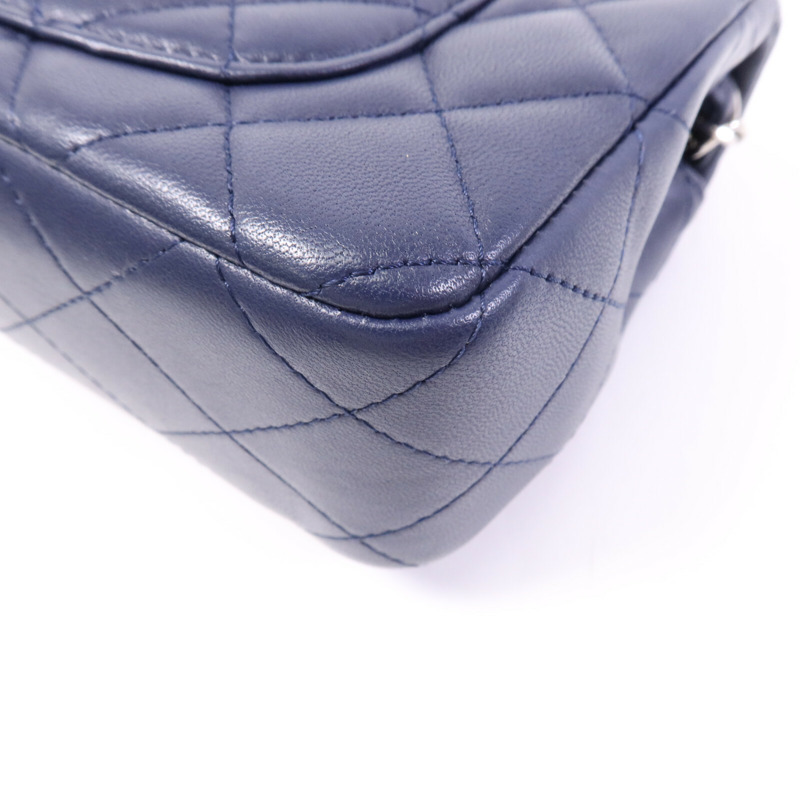 CHANEL 羊皮皮革Mini Classic 20銀扣鏈帶肩背袋-12