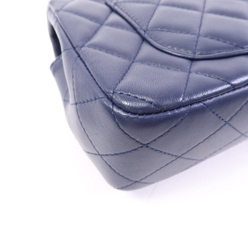 CHANEL 羊皮皮革Mini Classic 20銀扣鏈帶肩背袋-13