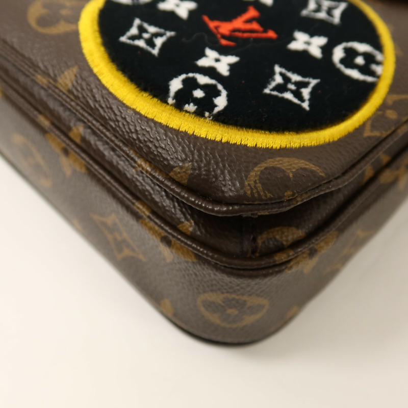 LOUIS VUITTON Monogram Patches Pochette Metis金扣手挽肩背兩用袋-11