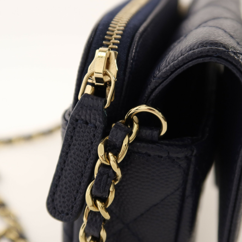 CHANEL 牛皮皮革Phone Case Bag金扣鏈帶肩背袋-12