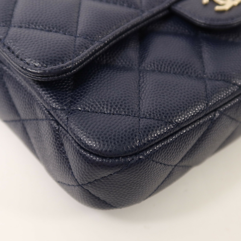 CHANEL 牛皮皮革Phone Case Bag金扣鏈帶肩背袋-13