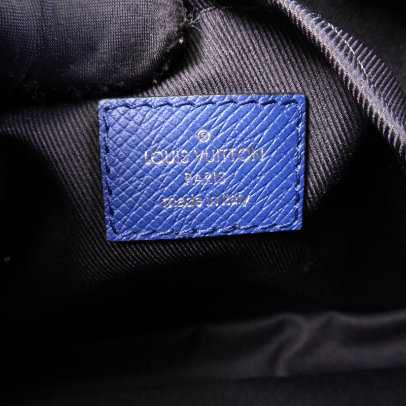 LOUIS VUITTON Taiga/Monogram Outdoor Messenger銀扣肩背袋-5