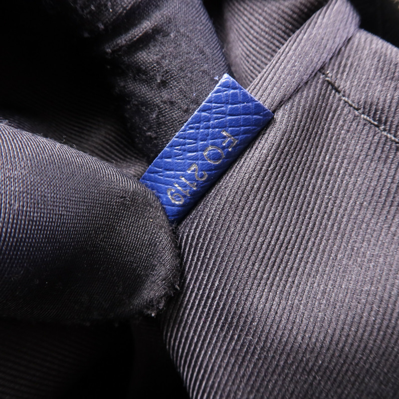 LOUIS VUITTON Taiga/Monogram Outdoor Messenger銀扣肩背袋-7