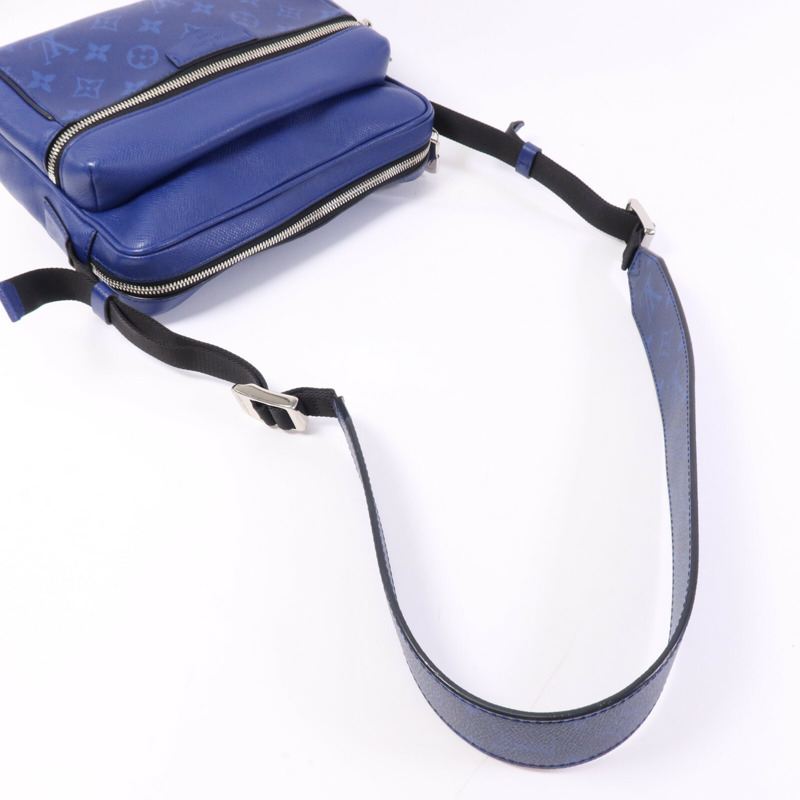 LOUIS VUITTON Taiga/Monogram Outdoor Messenger銀扣肩背袋-8