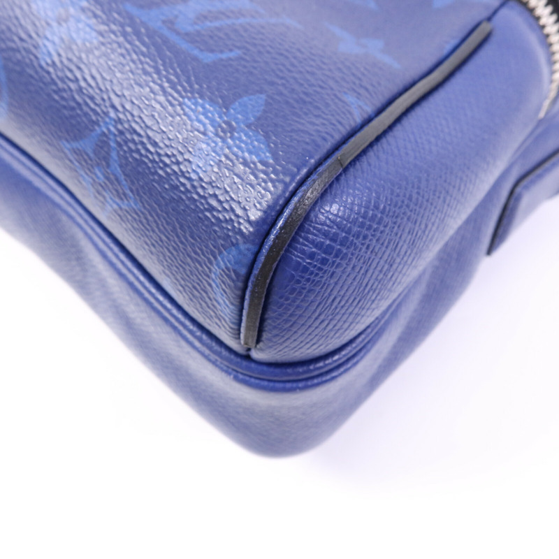 LOUIS VUITTON Taiga/Monogram Outdoor Messenger銀扣肩背袋-9