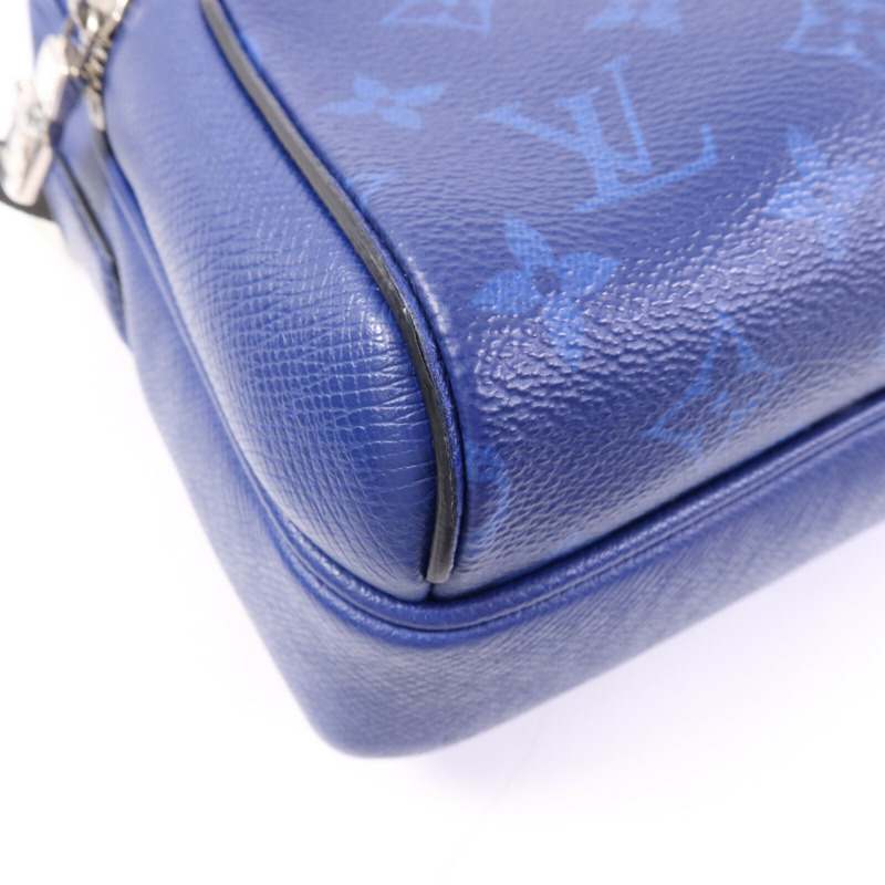 LOUIS VUITTON Taiga/Monogram Outdoor Messenger銀扣肩背袋-10