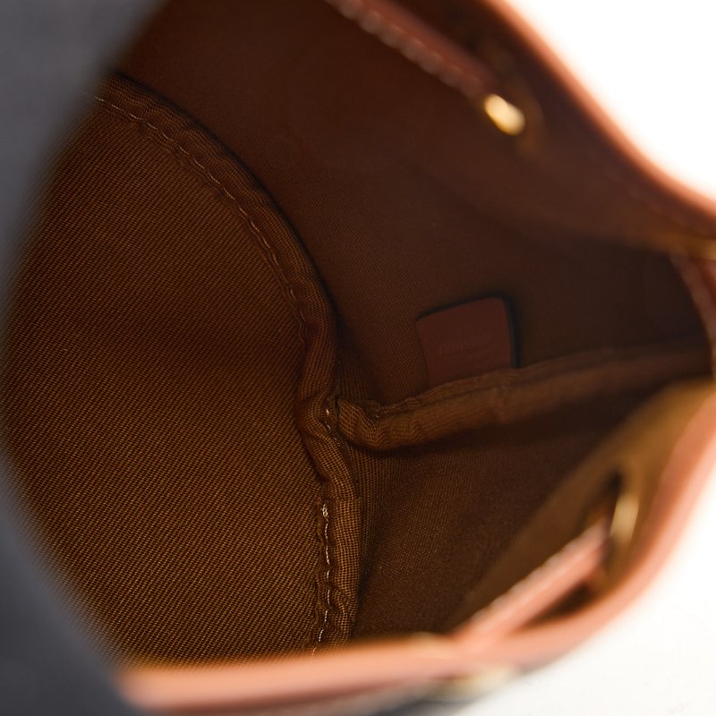 Celine teen clara水桶包-18