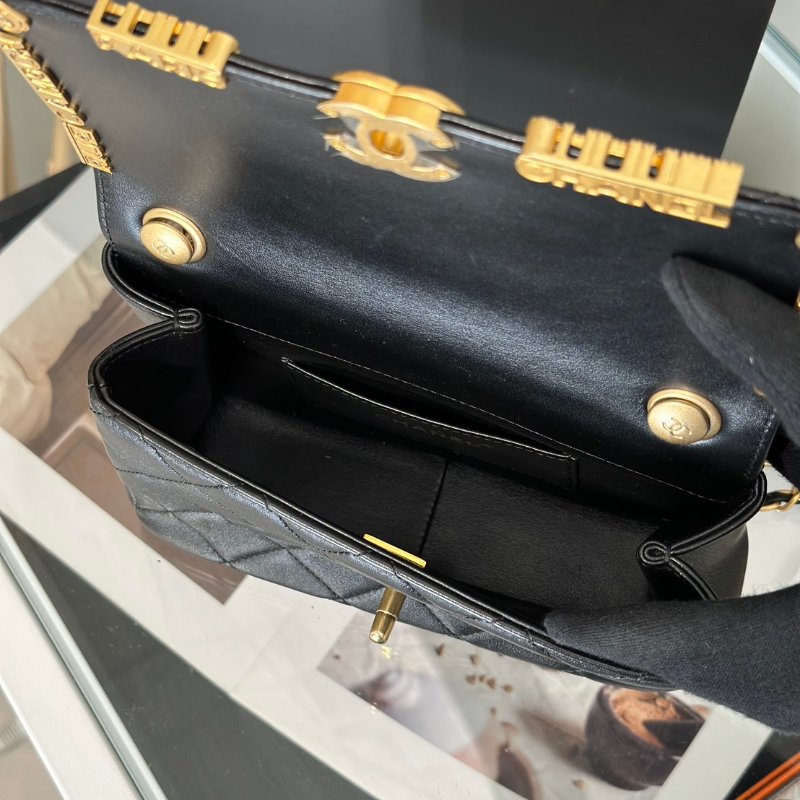 CHANEL 23C季節款口蓋包Mini CF20 - 黑金-4