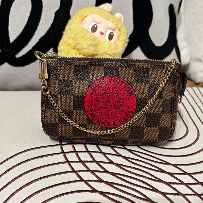 Lv mini pochette limited edition-0