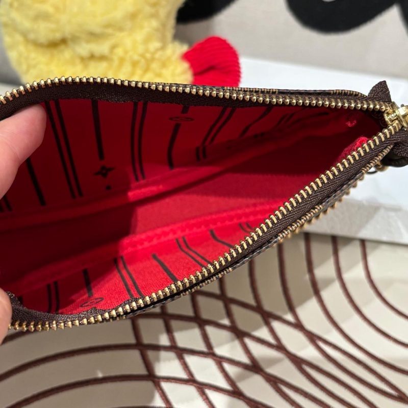 Lv mini pochette limited edition-4