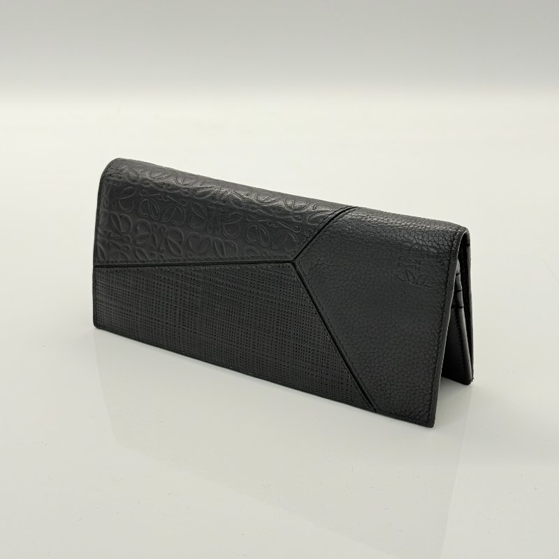 羽葤公益商品♥️ Loewe 羅威 黑色 牛皮壓花 拼接 長夾-1