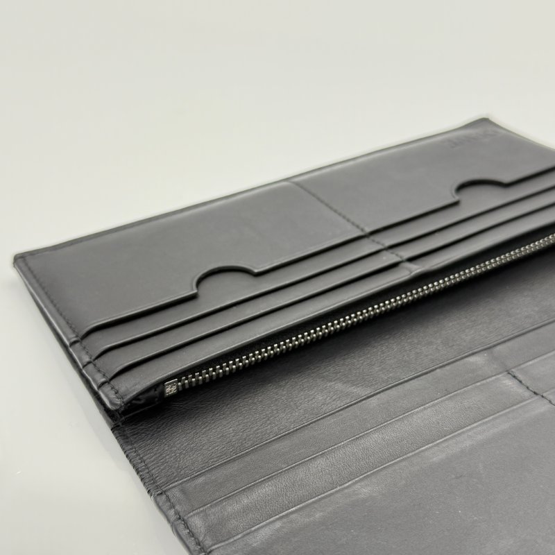 羽葤公益商品♥️ Loewe 羅威 黑色 牛皮壓花 拼接 長夾-6