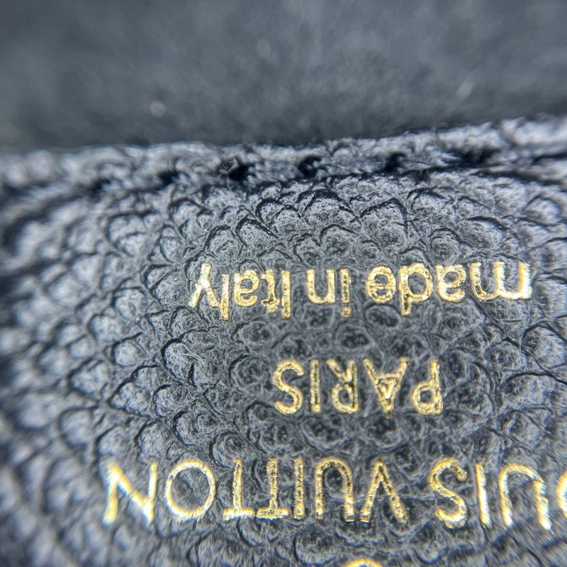 路易威登 LV Mini Bumbag 壓紋腰包-9