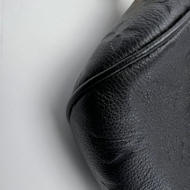 路易威登 LV Mini Bumbag 壓紋腰包-15