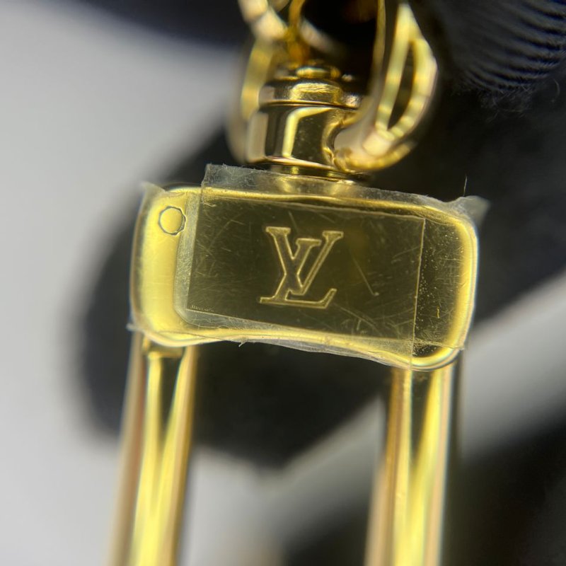 路易威登 LV Mini Bumbag 壓紋腰包-22