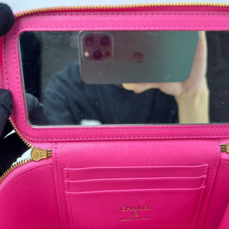 Chanel Vanity Case 菱格紋化妝包-3