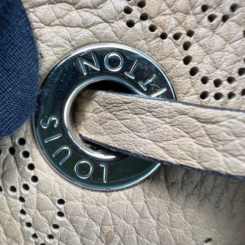 Louis Vuitton Carmel Hobo 鏤空老花托特包-19