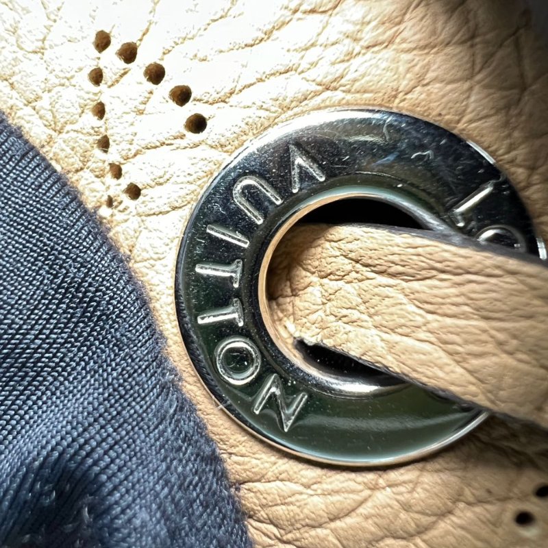 Louis Vuitton Carmel Hobo 鏤空老花托特包-21