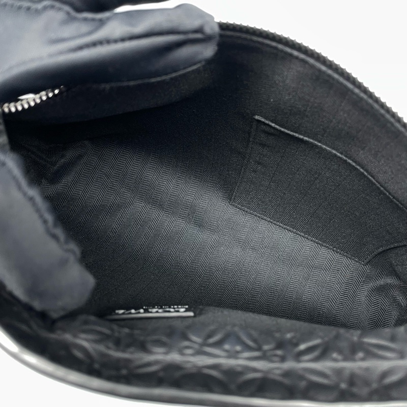 LOEWE羅意威黑色壓花手拿包30*20*4cm附件：無附件-2