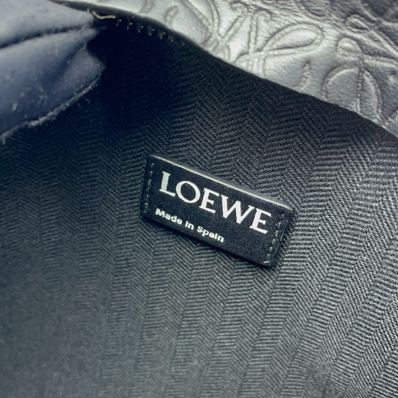 LOEWE羅意威黑色壓花手拿包30*20*4cm附件：無附件-3