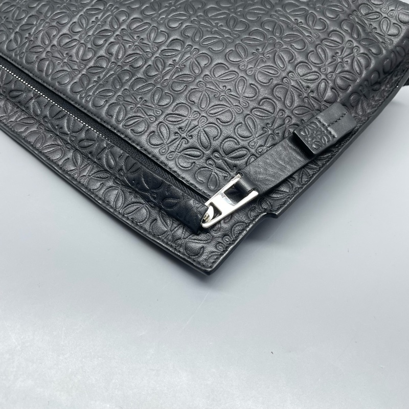 LOEWE羅意威黑色壓花手拿包30*20*4cm附件：無附件-8