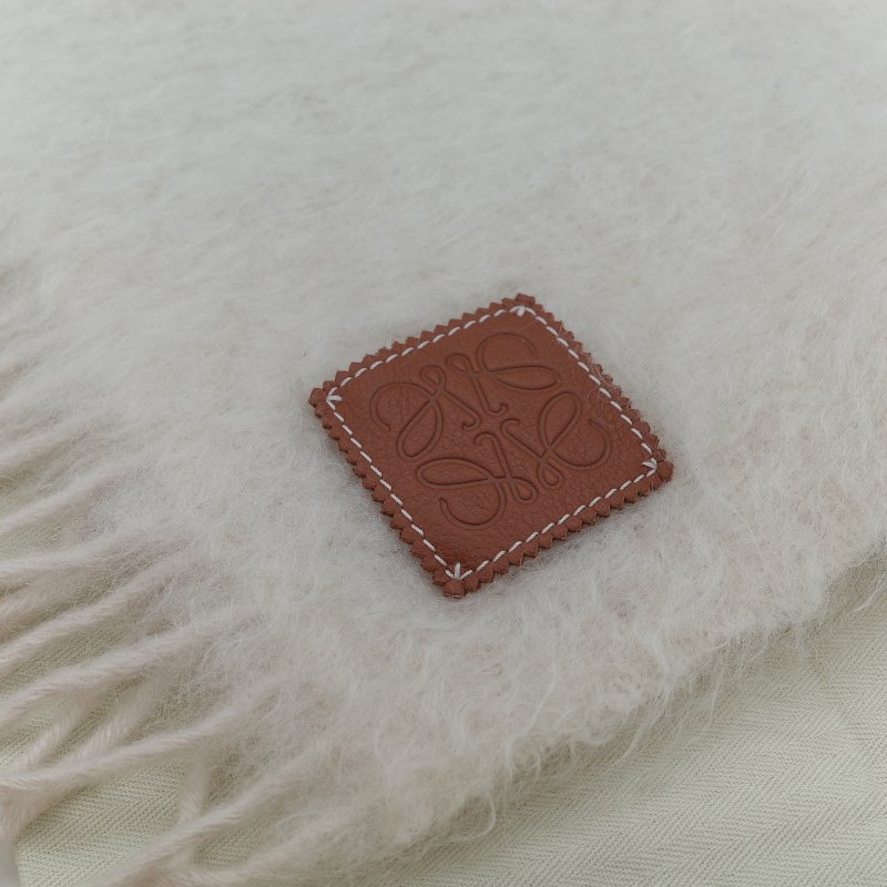 Loewe 羅威 Anagram 白色馬海毛 羊毛混紡標誌壓紋圍巾-2