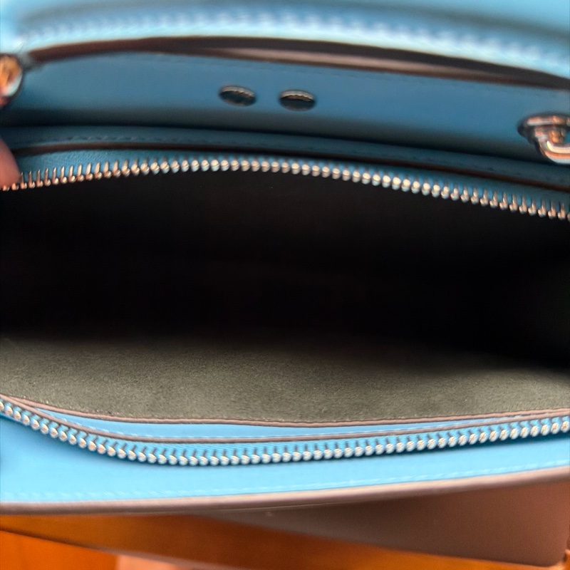 Fendi 經典 Peekaboo ISeeU-8
