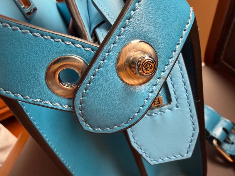 Fendi 經典 Peekaboo ISeeU-13